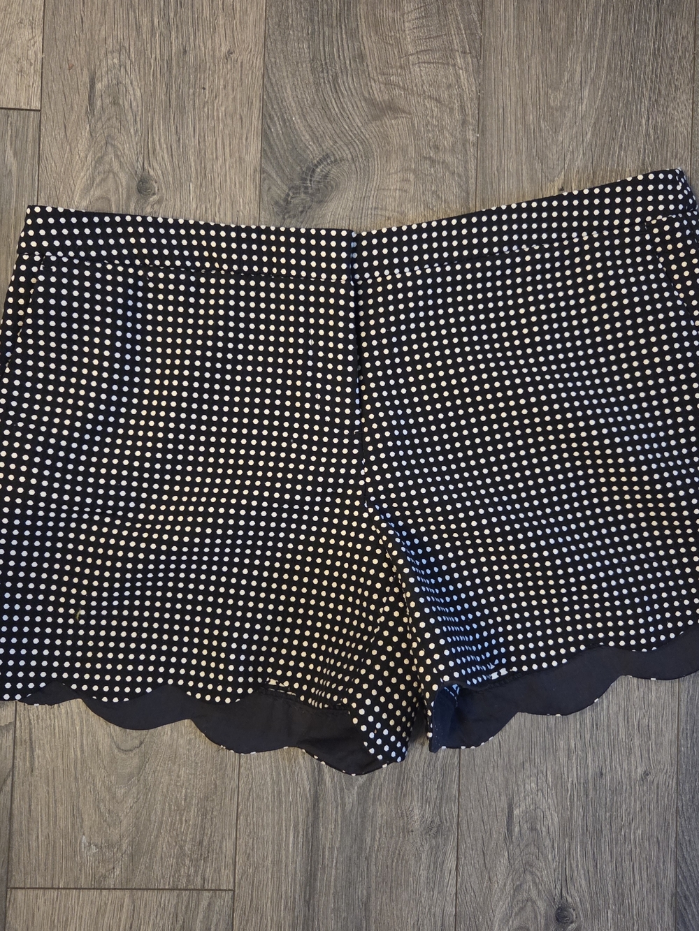 Willi Smith Black & White Polka Dot Scalloped Hem Shorts